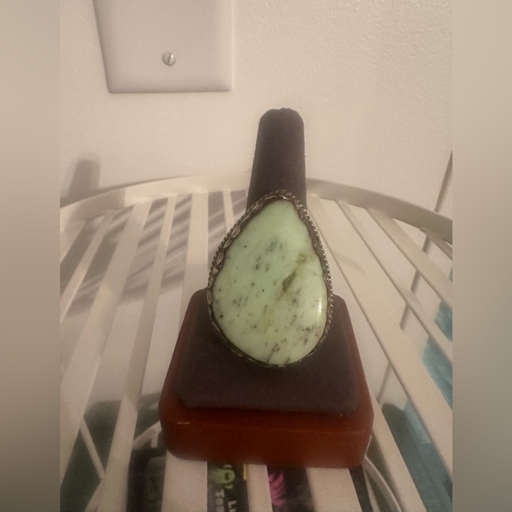 Tibetan Silver Teardrop Chrysoprase Ring
